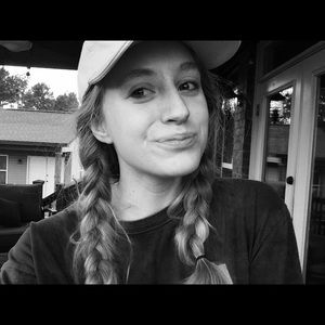 Meet your Posher, Lakin